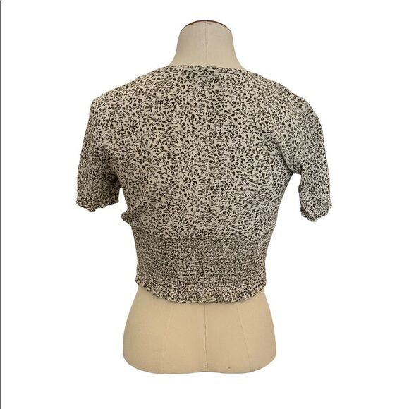 PAPER CRANE cropped Ruched White blouse with green leaf print size small - Picture 7 of 9